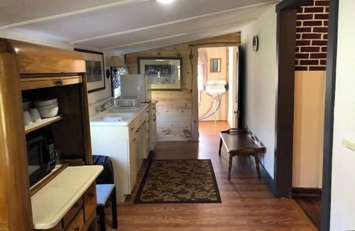 Manns Choice Cabine | Horns Cabins - Allegheny Cabin by the roadside