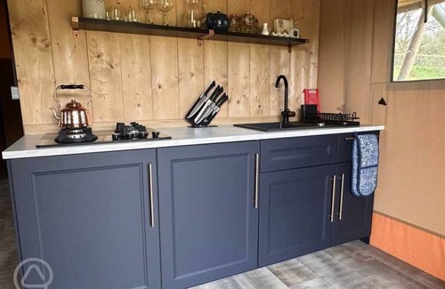 Castle Cary Cabine | Horscombe Lodge Max 4 People