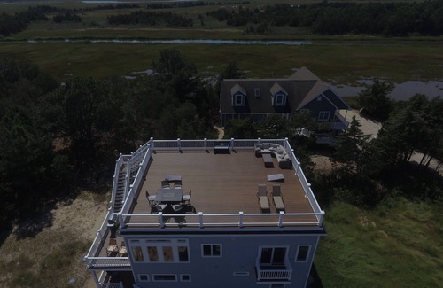 Broadkill Beach Maison | Horseshoe Haven - Roof Deck, Beach & Marsh Views, Game Room, 3min. walk to Beach