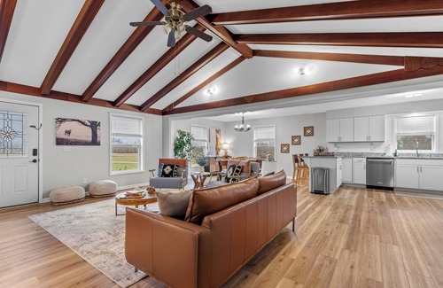 Elizabethtown Maison | Horsin Around 2-bedroom house in Elizabethtown