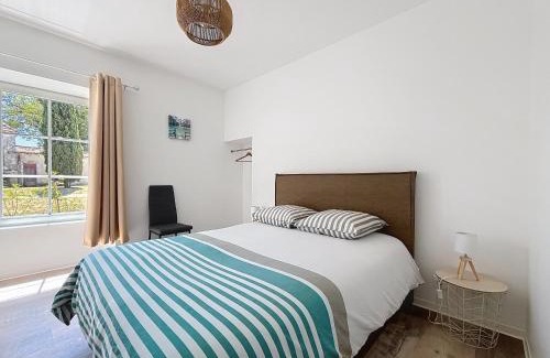 Anglade Appartement | Hortensia - 2 chambres - Charme et Calme au cœur du Blayais