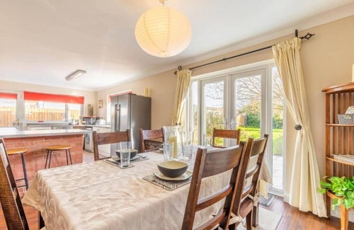 Thorpe St Andrew Maison | Host & Stay | Applegarth House