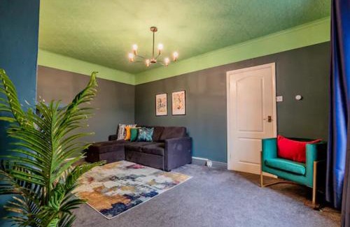 Worcester Maison | Host & Stay - Compton House