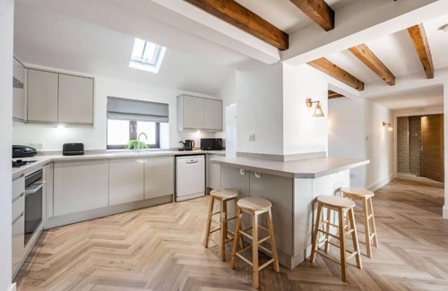 Roughton Maison | Host & Stay | Fender Cottage