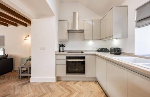 Roughton Maison | Host & Stay | Fender Cottage