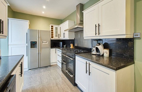 Heworth Maison | Host & Stay | Fifth Avenue