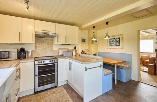 Saxthorpe Maison | Host & Stay | Pebble Cottage
