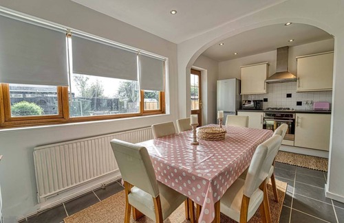 Worcester Maison | Host & Stay | Severn Swans House