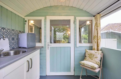 Melton Constable Chalet De Ski | Host & Stay | Shepherd's Hut