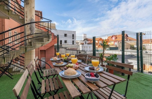Espinho Appartement | Host Wise - Spacious Fresh Flat w/ Terrace | Sea