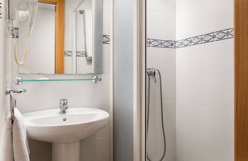 Hostafrancs Maison | Hostal Baler
