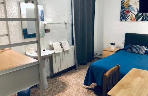 El Prat de Llobregat Maison | Hostal Carlos III