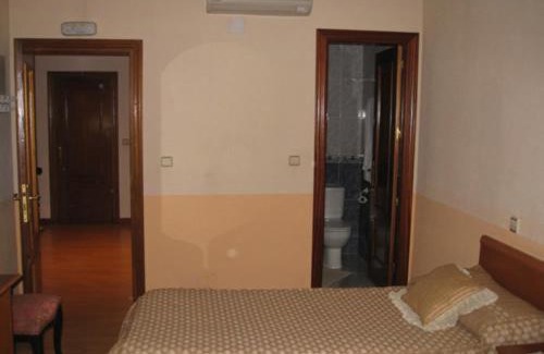 Villarejo de Salvanes Maison | Hostal Carmelo