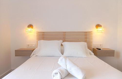 Los Escullos Maison | HOSTAL CASA EMILIO