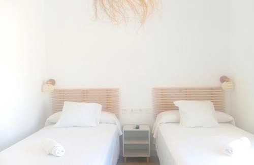 Los Escullos Maison | HOSTAL CASA EMILIO