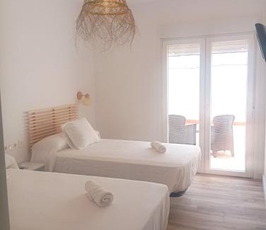 Los Escullos Maison | HOSTAL CASA EMILIO