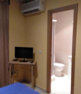 Velilla de San Antonio Maison | Hostal DS