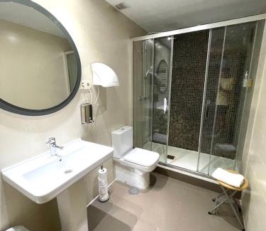 Golden Triangle of Art Maison | Hostal Fernández Atocha