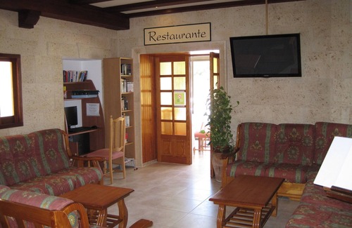 Portinatx Auberge | Hostal La Cigüeña