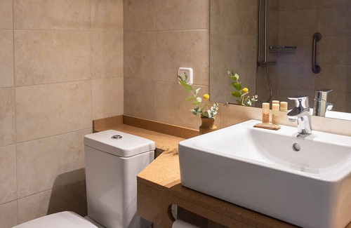 Portinatx Auberge | Hostal La Cigüeña
