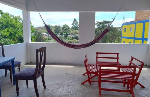 Guatape Maison | Hostal La Casona, A Media Cuadra del Parque Principal y el Malecom, pet Friendly