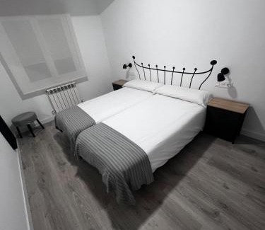 Valladolid Maison | Hostal Mónaco