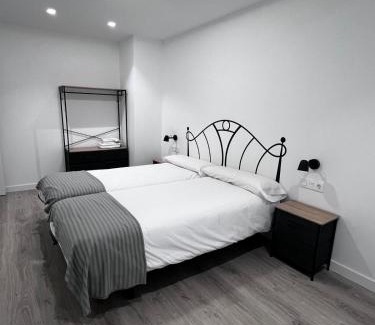 Valladolid Maison | Hostal Mónaco