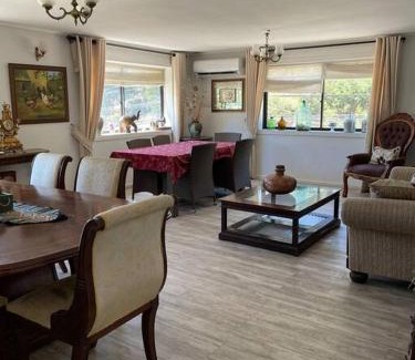 Constitucion Maison | Hostal Nomade