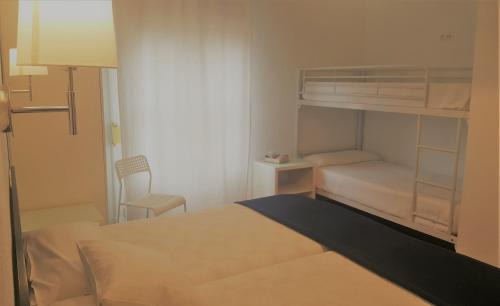 Embajadores Maison | Hostal Santa Isabel