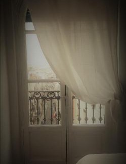 Embajadores Maison | Hostal Santa Isabel