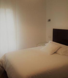 Embajadores Maison | Hostal Santa Isabel