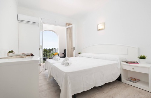 Cala d'Or Hôtel | HOSTAL TALAMANCA HAB. DB BALCON - Cosy hostel recently refurbished near the beach. Free Wi