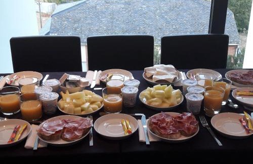 Villafranca del Bierzo Maison | Hostal Tres Campanas