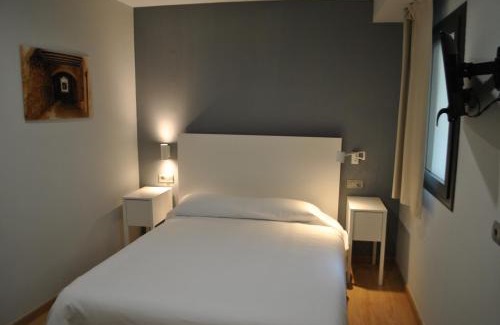 Cervera Hôtel | Hostal Universitat