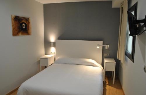 Cervera Hôtel | Hostal Universitat