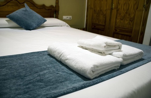 Valdepenas Hôtel | Hostal Valdepeñas by Bossh Hotels