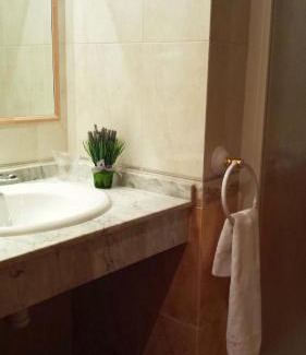 Valdepenas Maison | Hostal Valdepeñas by Bossh! Hotels