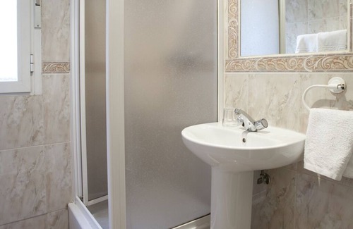 Embajadores Maison | Hostal Zabala