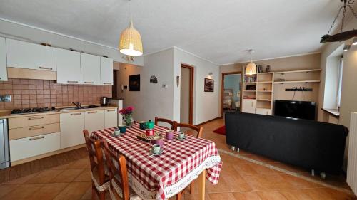 Pragelato Appartement | Hostdomus - Chalet Sciatori Garden