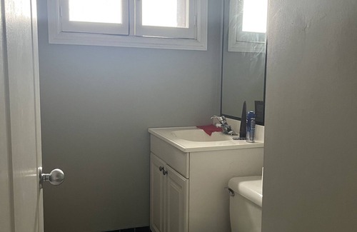Centretown West Appartement | Hostel Gladstone Ottawa Ontario rooms availability confortable near parliament.