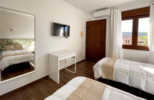 Serradilla del Arroyo Autre | Hostel 'La Milla Rural' with Mountain View, Wi-Fi and Air Conditioning