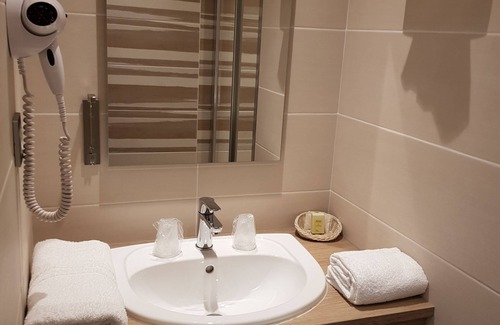 Laval Hôtel | Hostellerie a la Bonne Auberge