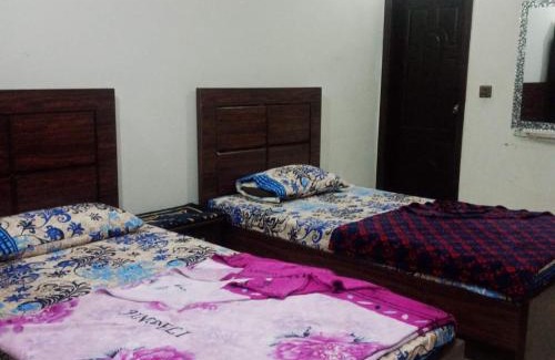 Gulshan-e-Iqbal Maison | HostHub Guest House Gulshan iqbal