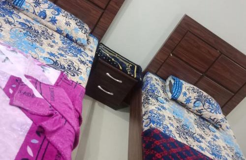 Gulshan-e-Iqbal Maison | HostHub Guest House Gulshan iqbal