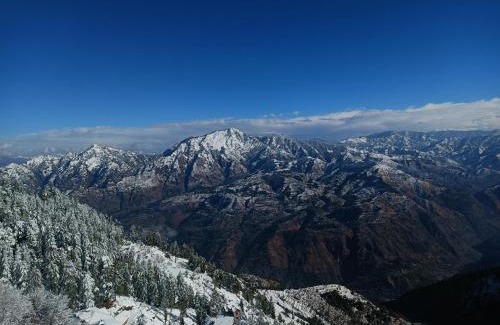 Shimla Appartement | Hostie AJ's Retreat-3BHK Condo, Naldehra