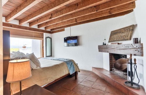 Centro Maison | Hostpal Casa Palomares con vista al lago