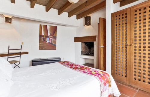 Centro Maison | Hostpal Casa Palomares con vista al lago
