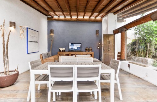 Centro Maison | Hostpal Casa Palomares con vista al lago