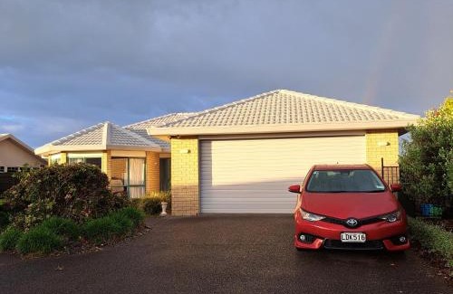 Mount Maunganui Maison | Hosts on the Coast - Rosberg Retreat