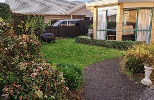 Mount Maunganui Maison | Hosts on the Coast - Rosberg Retreat